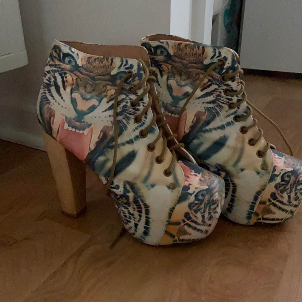 Jeffrey Campbell tiger boots